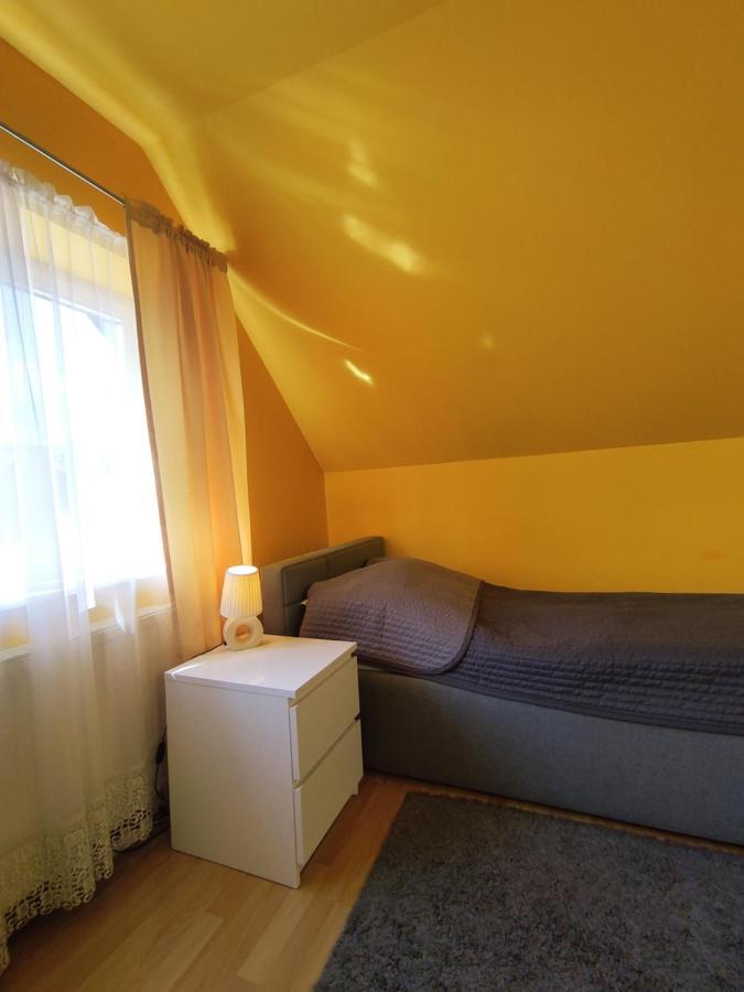 Appartamento Dom Na Zaciszu Varsavia Esterno foto