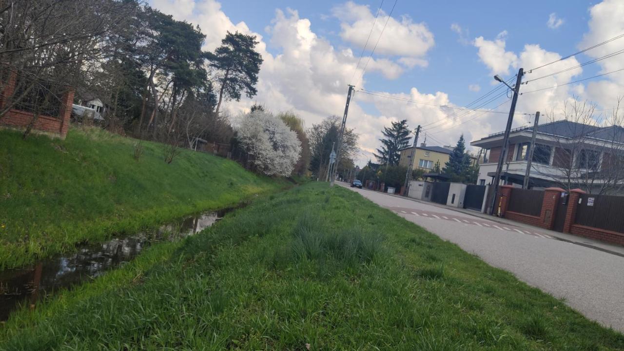 Appartamento Dom Na Zaciszu Varsavia Esterno foto