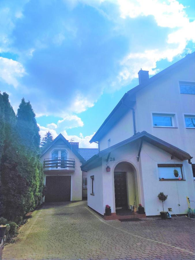 Appartamento Dom Na Zaciszu Varsavia Esterno foto